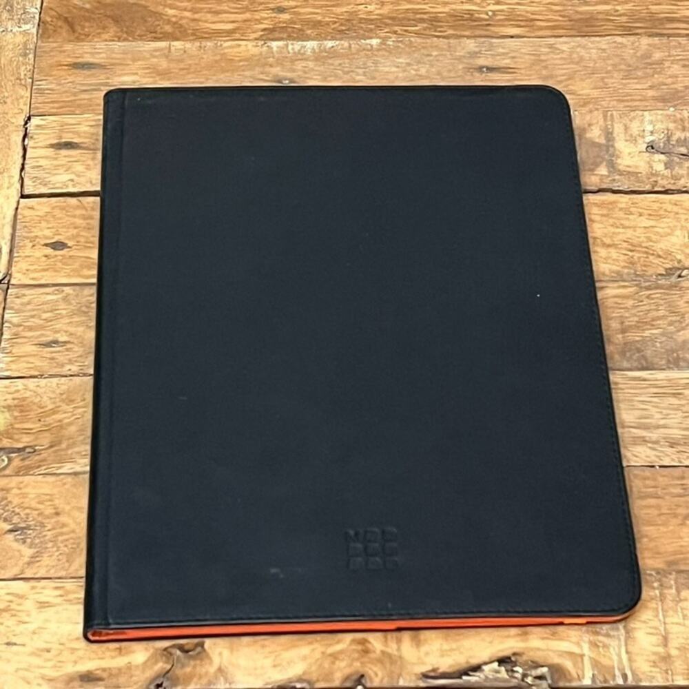 Moleskine Bicolor Universal Tablet Case Black/Orange - Picture 7 of 12